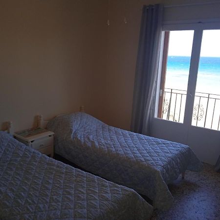 Apartment On The Beach Луца Экстерьер фото